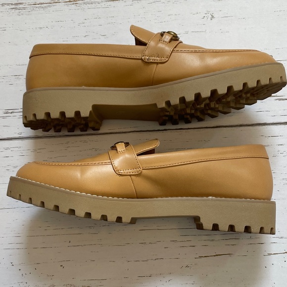 A New Day Danica Tan Loafers with Gold Buckle Accent, size 8.5 - Picture 4 of 12